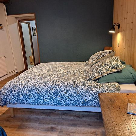 Le Sareymond Bed & Breakfast Menee Luaran gambar