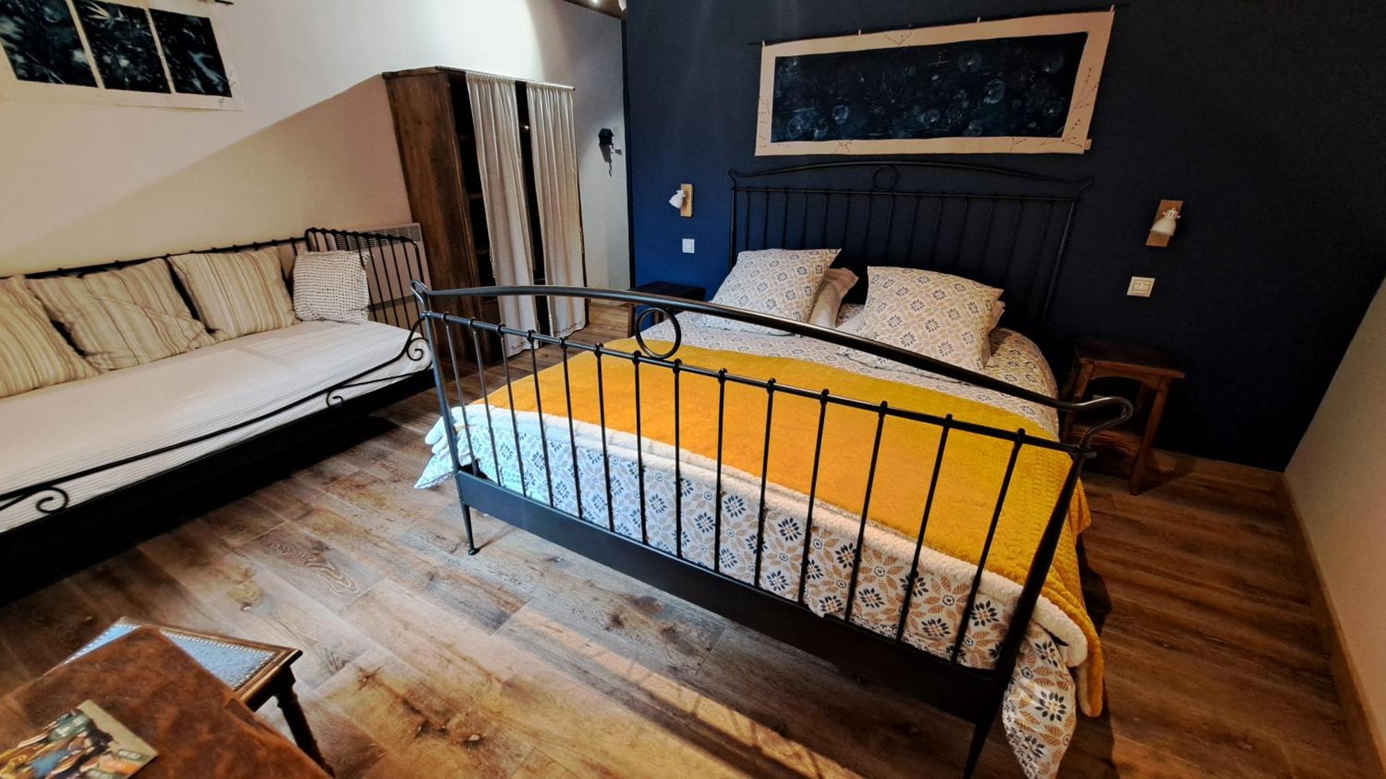 Le Sareymond Bed & Breakfast Menee Luaran gambar