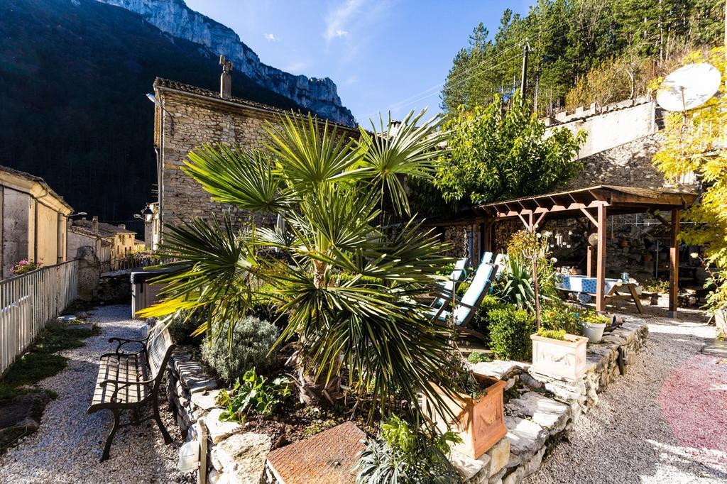 Le Sareymond Bed & Breakfast Menee Luaran gambar